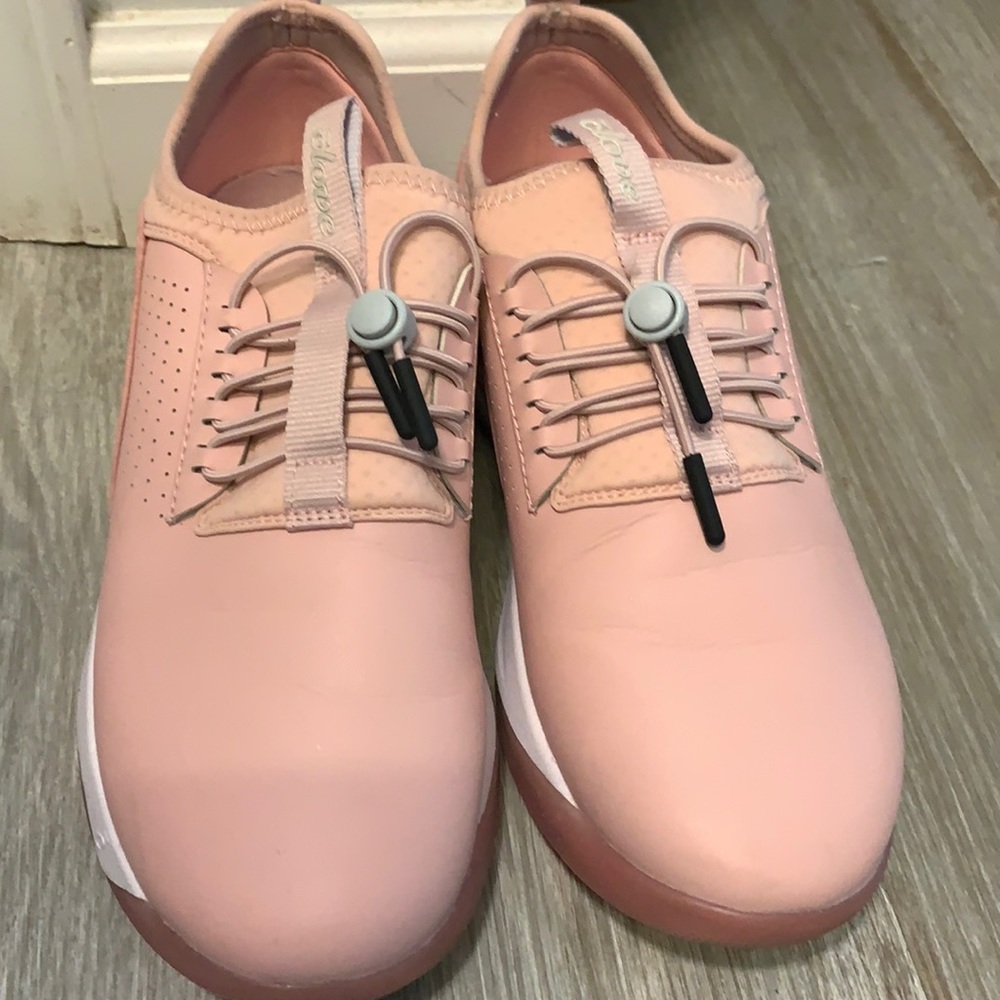 Clove Nursing Shoes